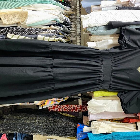 Black dress - Picture 3 of 3